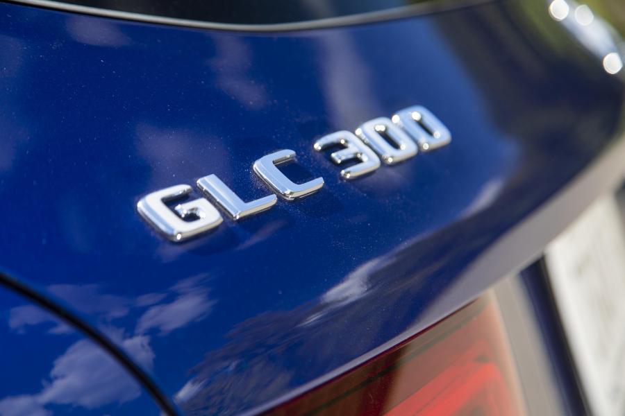 Логотип Mercedes-Benz GLC300 4Matic AMG Line (X253) 2019 года  (NA) (фото 13 из 74)
